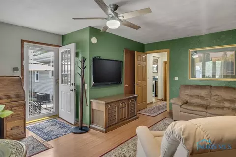 1038 Scribner St, Maumee, OH 43537 photo 16