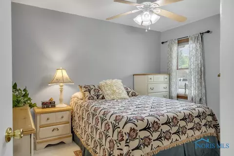 1038 Scribner St, Maumee, OH 43537 photo 17