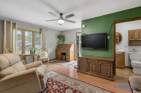1038 Scribner St, Maumee, OH 43537 photo 14