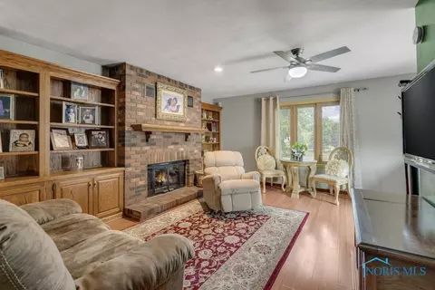 1038 Scribner St, Maumee, OH 43537 photo 13