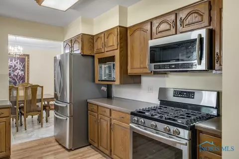 1038 Scribner St, Maumee, OH 43537 photo 11