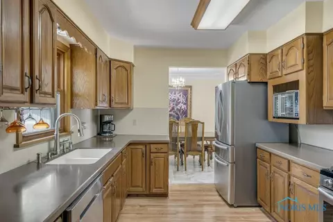 1038 Scribner St, Maumee, OH 43537 photo 10