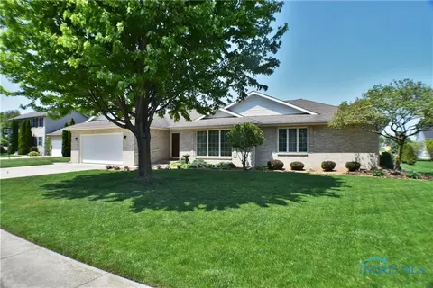 659 Fairway Dr, Elmore, OH 43416