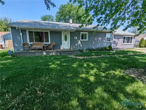 23217 W Centerfield Dr, Genoa, OH 43430