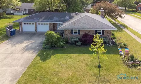 1107 Kaspar St, Port Clinton, OH 43452