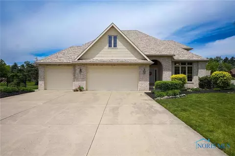 8102 Walnut Ct, Findlay, OH 45840
