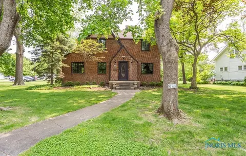 338 E 7th St, Perrysburg, OH 43551