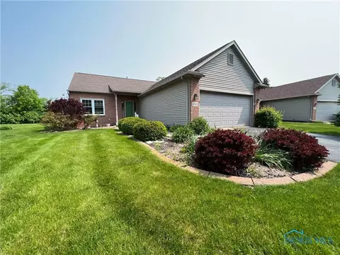 6942 Longwater Dr, Maumee, OH 43537