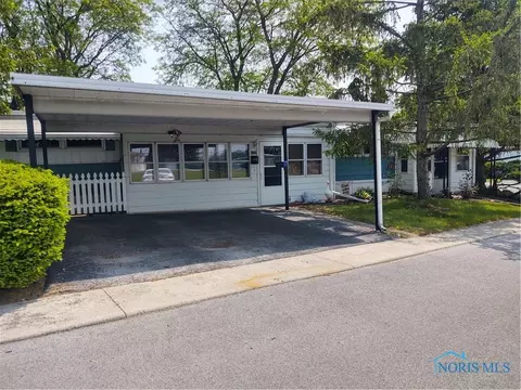 1471 Eastshore Dr, Findlay, OH 45840