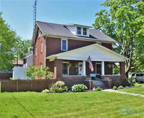 627 W 1st St, Woodville, OH 43469