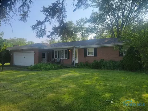 2736 Ravine Dr, Fremont, OH 43420