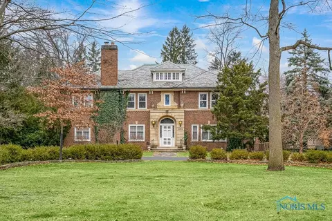 4404 Miner Rd, Ottawa Hills, OH 43615