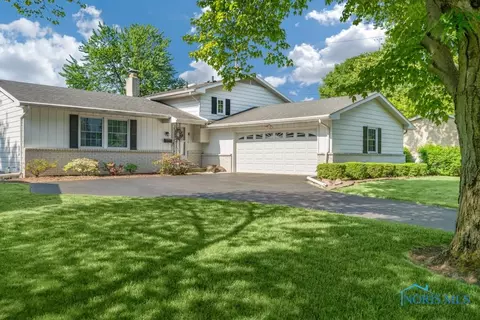 616 Brahier Ln, Maumee, OH 43537