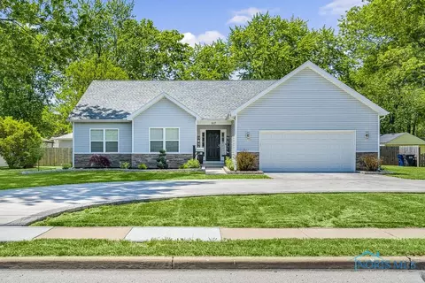 817 N Holland Sylvania Rd, Toledo, OH 43615