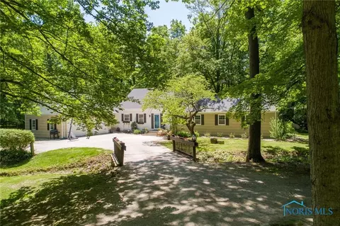 7779 Hickory Ln, Findlay, OH 45840