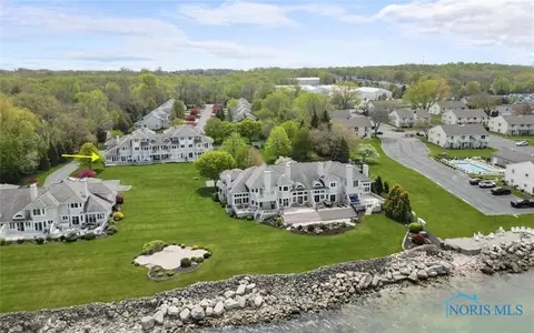 612 N Monument Vw, Marblehead, OH 43440