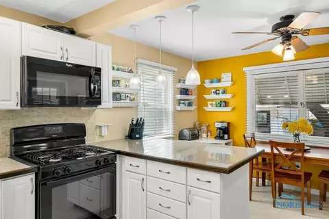 805 Wall St, Maumee, OH 43537 photo 10
