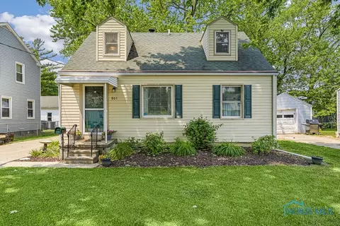 805 Wall St, Maumee, OH 43537 photo 2