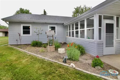 703 Taylor St, Delta, OH 43515 photo 2