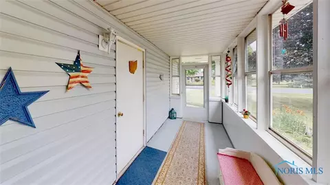 703 Taylor St, Delta, OH 43515 photo 3