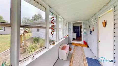 703 Taylor St, Delta, OH 43515 photo 4