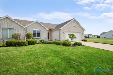 4408 W Clearwater Dr, Maumee, OH 43537