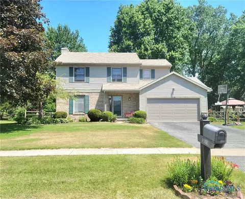 7110 Springfield Hills Dr, Holland, OH 43528