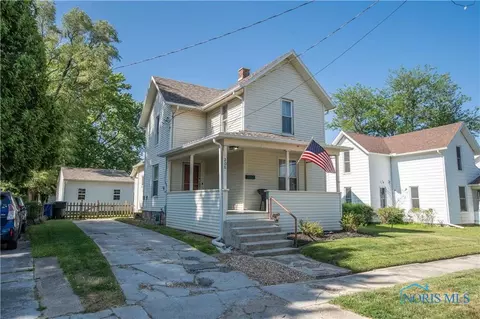 208 Georgia Ave, Bowling Green, OH 43402