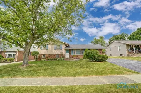 2700 Oxford Dr, Findlay, OH 45840