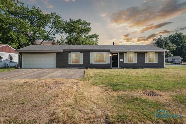 305 Clayton St, Walbridge, OH 43465