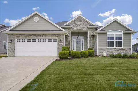 6431 Julianna Ln, Whitehouse, OH 43571