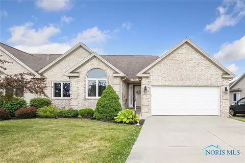 76 Windrush Bourne, Bowling Green, OH 43402