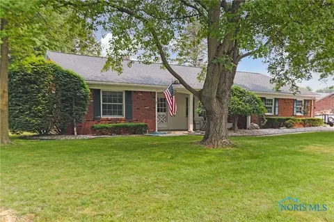 4838 Pine Ridge Rd, Toledo, OH 43615