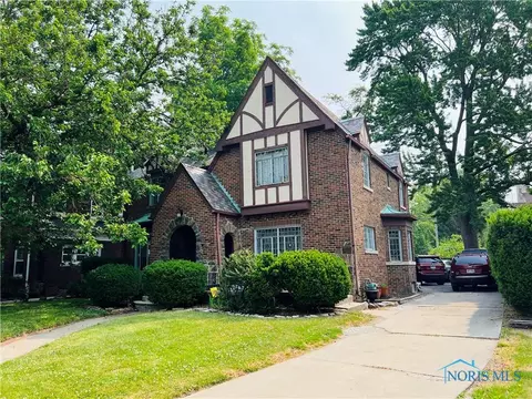 2132 Parkside Blvd, Toledo, OH 43607