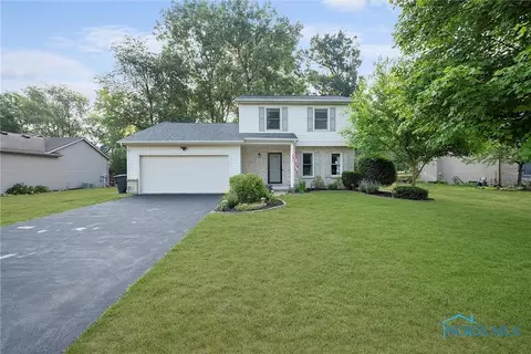 225 Pebble Beach Dr, Holland, OH 43528