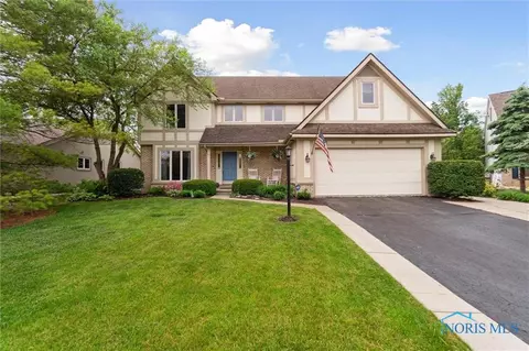 7605 Red Pines Dr, Sylvania, OH 43560