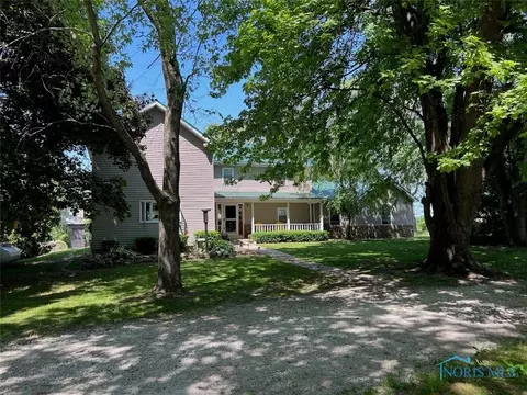 1326 E Cole Rd, Fremont, OH 43420