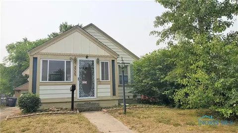 2735 Wyndale Rd, Toledo, OH 43613
