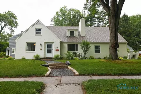 3446 Pelham Rd, Ottawa Hills, OH 43606