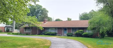 4050 Lancelot Rd, Toledo, OH 43623