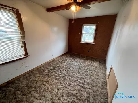 5859 Willacker Rd, Oregon, OH 43616 photo 8