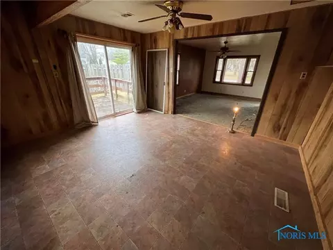5859 Willacker Rd, Oregon, OH 43616 photo 3