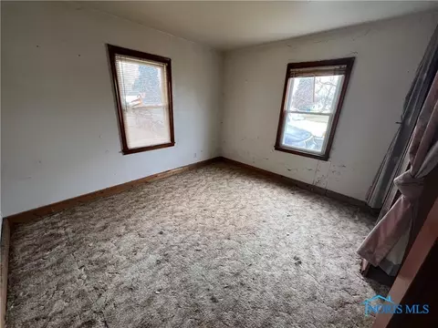5859 Willacker Rd, Oregon, OH 43616 photo 6