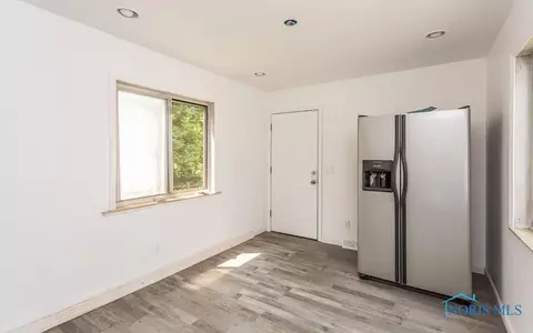 2105 Perth St, Toledo, OH 43607 photo 8