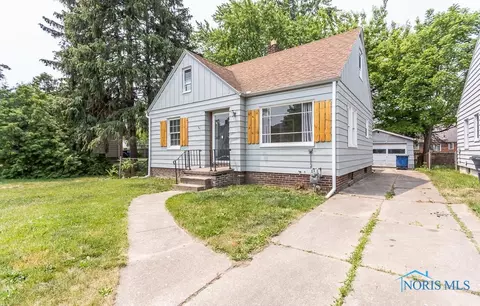 2105 Perth St, Toledo, OH 43607 photo 2