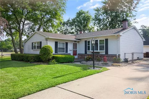 5910 Fleming Dr, Toledo, OH 43612