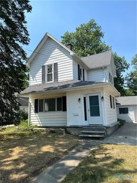 702 Wallace Ave, Bowling Green, OH 43402
