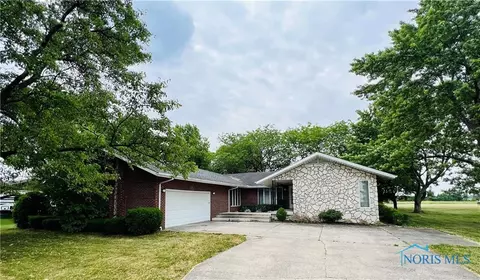 16117 Kellogg Rd, Bowling Green, OH 43402