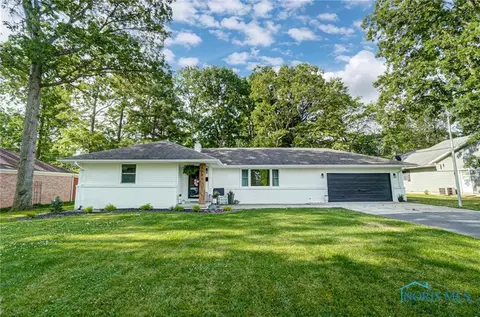 1901 Queenswood Dr, Findlay, OH 45840
