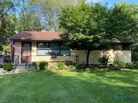 516 Pauly Dr, Perrysburg, OH 43551